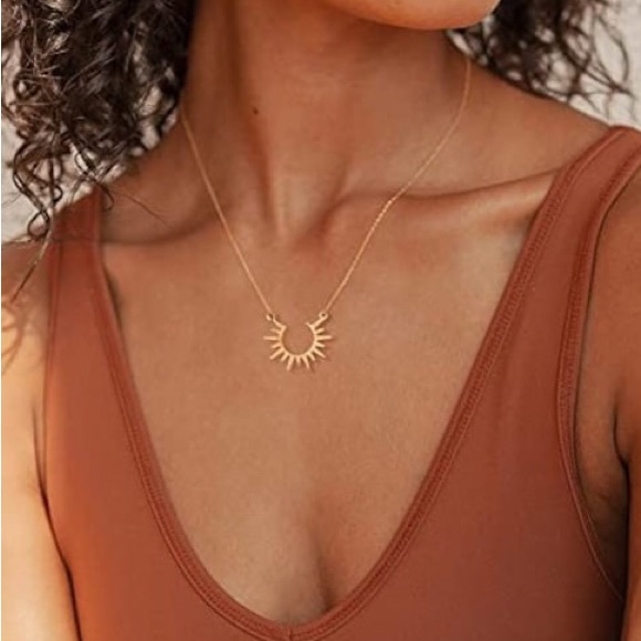 New 18KGP Golden Sunburst / Rays of Sunshine Boho Pendant Necklace ~ Gold Plated - Picture 5 of 17